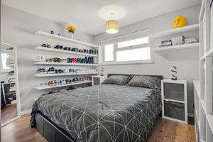 Bedroom- click for photo gallery